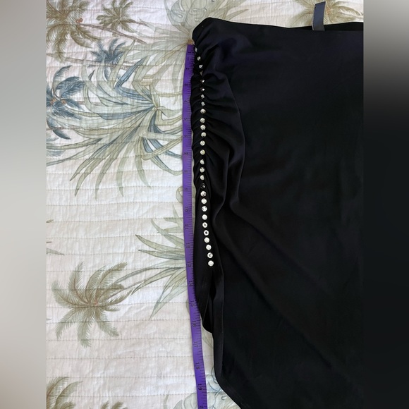 Laundry Black Asymmetrical Skirt with Diamond Embellishment on Side (Size Small) - Picture 7 of 9
